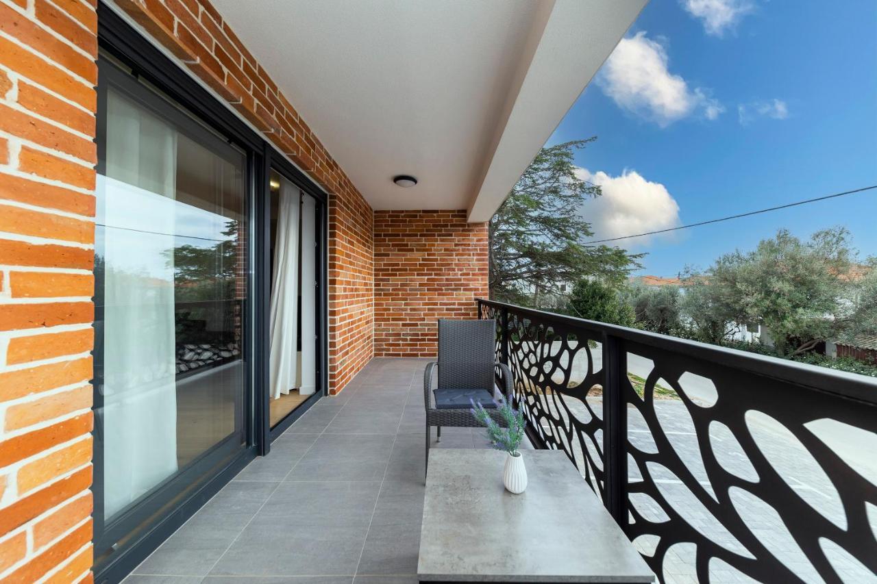 Apartment Marianne , Parking Free , 2 Bedroom & 2 Bathroom , Modern & Cozy Zadar Buitenkant foto