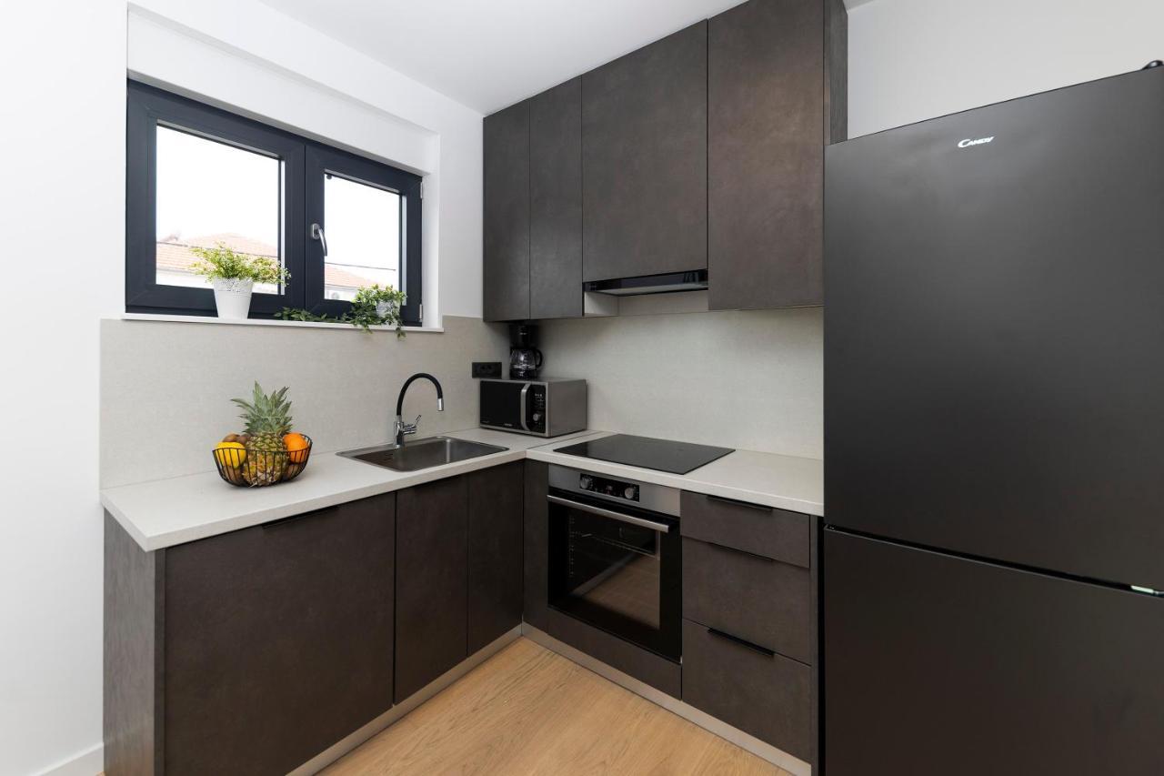 Apartment Marianne , Parking Free , 2 Bedroom & 2 Bathroom , Modern & Cozy Zadar Buitenkant foto