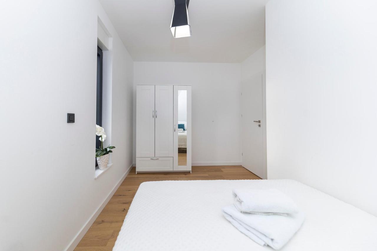 Apartment Marianne , Parking Free , 2 Bedroom & 2 Bathroom , Modern & Cozy Zadar Buitenkant foto