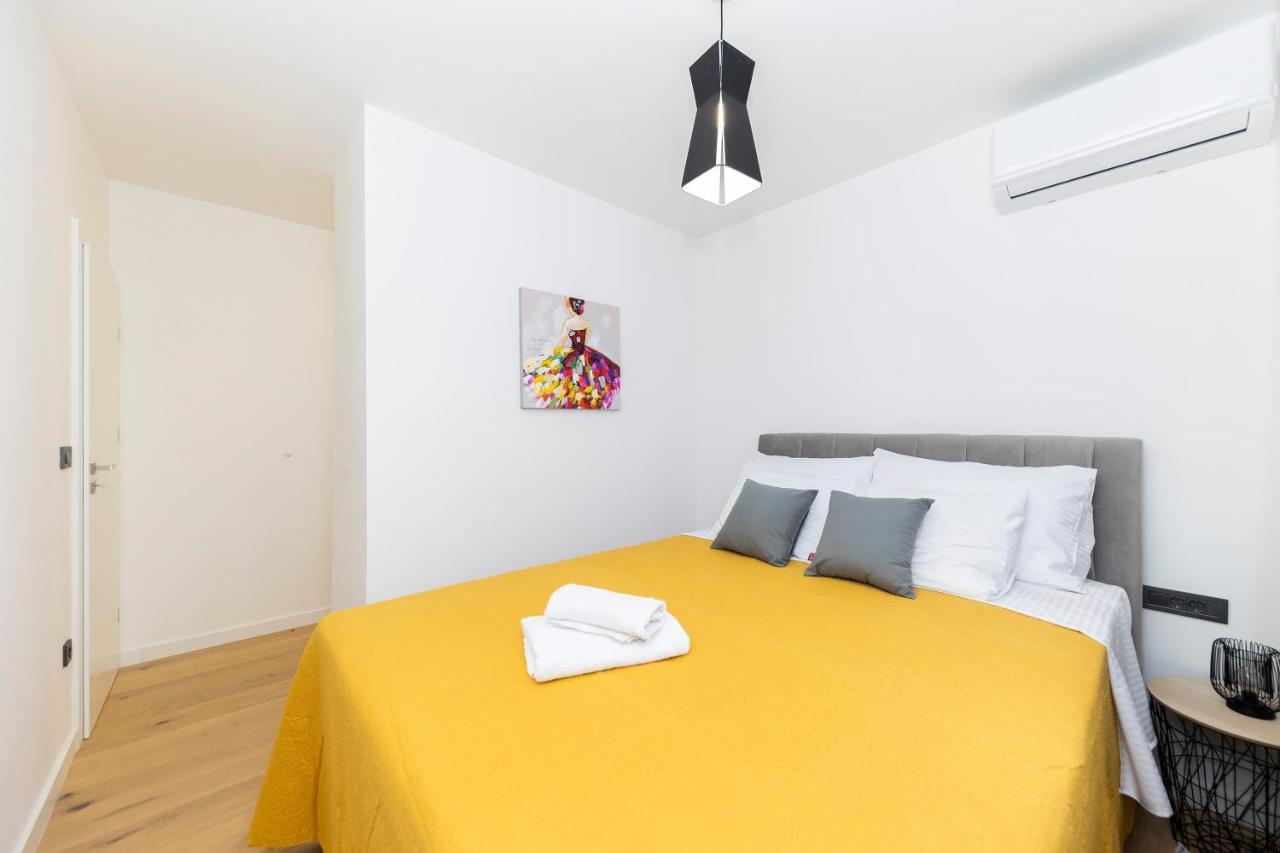 Apartment Marianne , Parking Free , 2 Bedroom & 2 Bathroom , Modern & Cozy Zadar Buitenkant foto