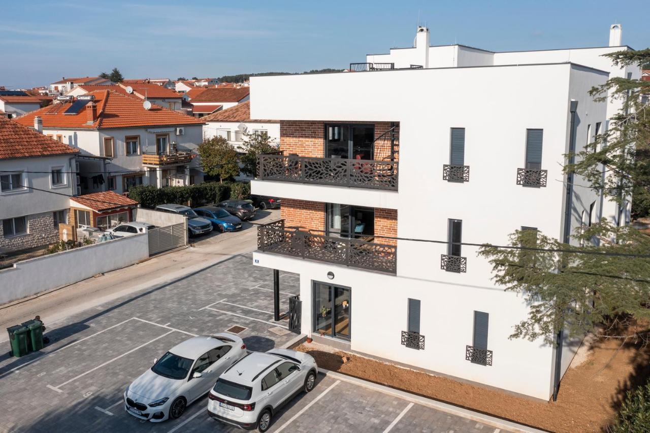 Apartment Marianne , Parking Free , 2 Bedroom & 2 Bathroom , Modern & Cozy Zadar Buitenkant foto